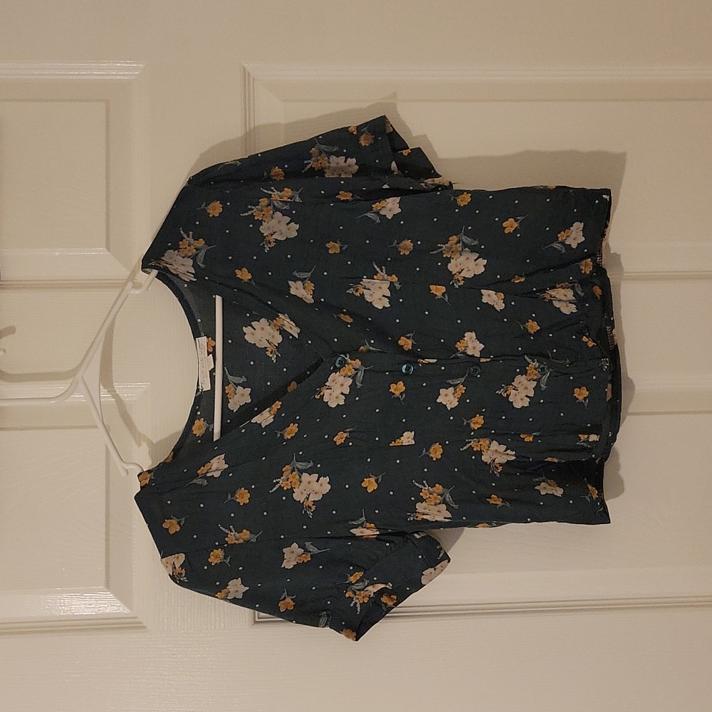 Dont Ask Why Button Down Floral Crop